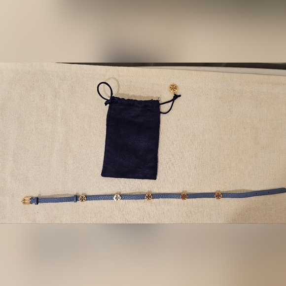 Tory Burch Hex Thin Double Wrap Leather Bracelet, Blue With Gold Logo - Picture 5 of 6